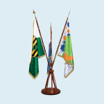 Présentoir de drapeaux triple en bois