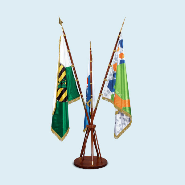 Présentoir de drapeaux triple en bois