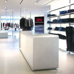 Q-Frame® T - beau présentoir de comptoir pour actions et promotions