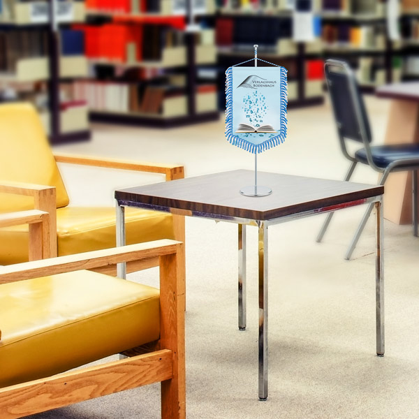 Bannière publicitaire de table dans la zone de lecture de la bibliothèque : informative et décorative