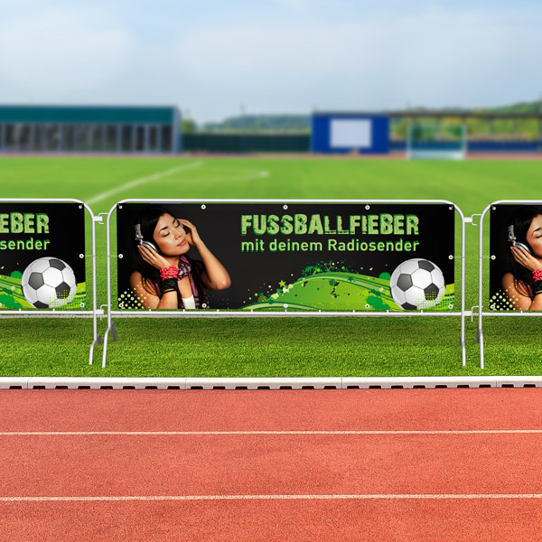 Barrière de sécurité avec bâches publicitaires, idéal pour événements sportifs
