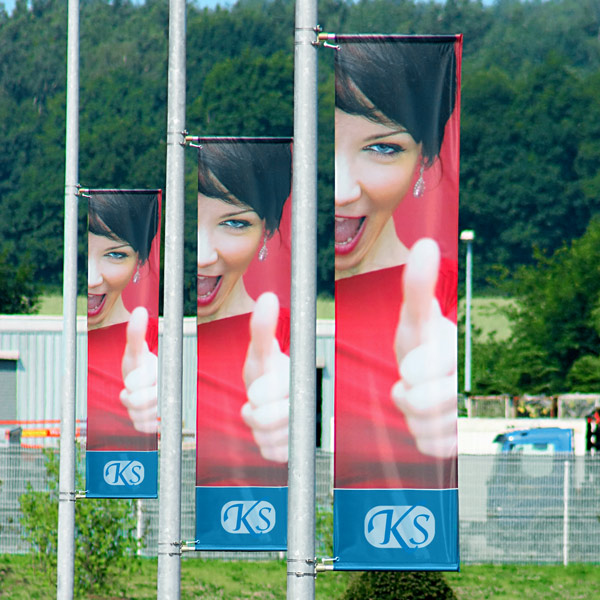 Street Banner Basic alignés, haut et bas avec potence