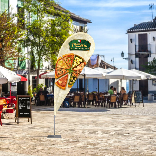 Beachflag Goutte – le support publicitaire idéal pour les restaurants et bars