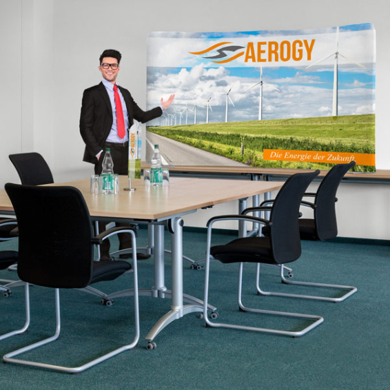 Mur d'affichage Basic incurvé – utilisation comme présentoir de table en salle de séminaire