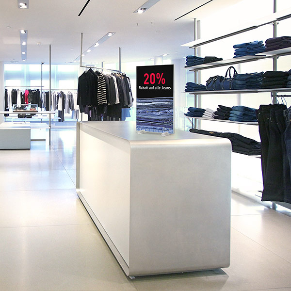 Q-Frame® T - beau présentoir de comptoir pour actions et promotions