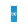 Drapeau de l'ONU en format vertical avec présentoir de drapeaux Basic