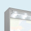 Détail d'un coin supérieur du stand d'affichage Q-Frame® LED