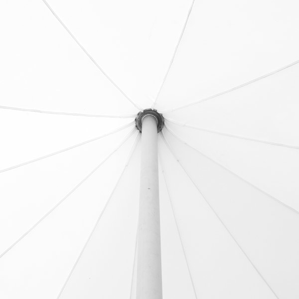 Mât de tente étoile ø 12 m - vue de l’intérieur du chapiteau