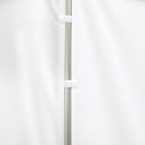 Boucles de fixation latéraux pour fixation à la structure de tente