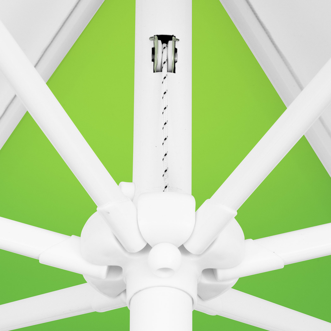 Petit parasol avec manivelle, détail du mécanisme à corde