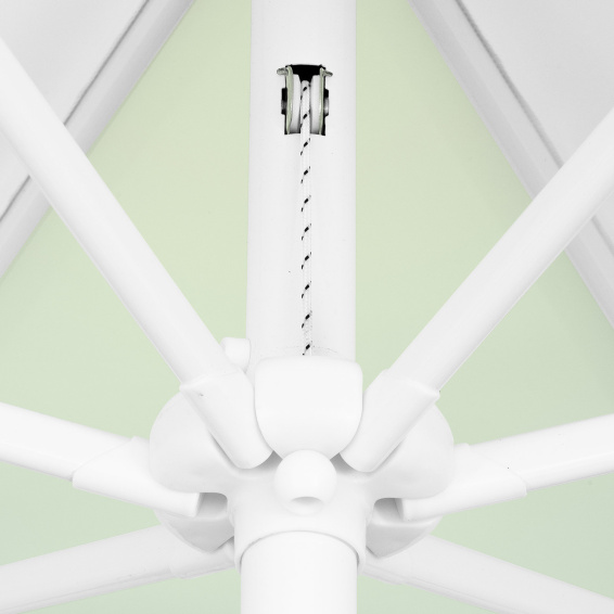 Petit parasol avec manivelle, détail du mécanisme à corde