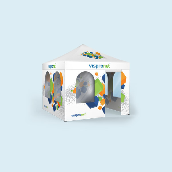 Cloisons : 1x paroi pleine, 2x avec fenêtres arquées, 1x avec porte centrale