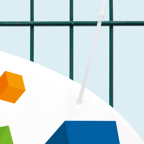 Panneau de jardin, fixation alternative par attache-câbles