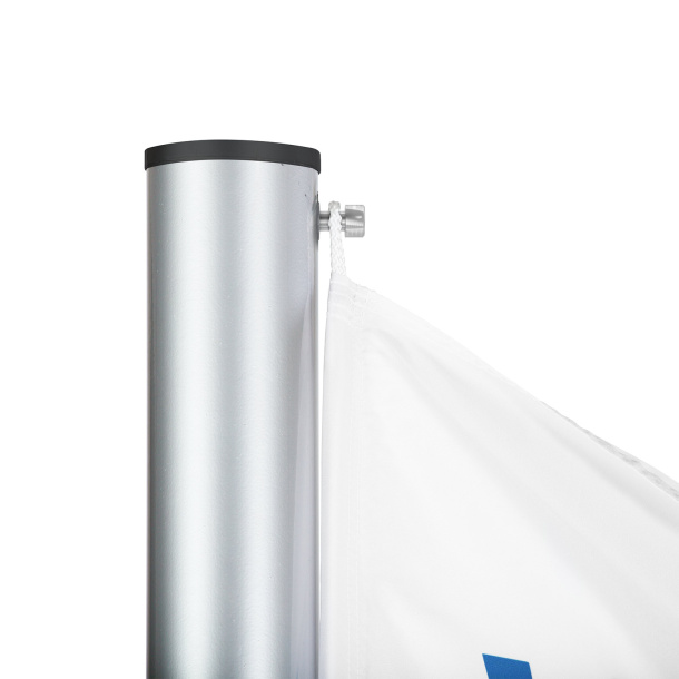 Mât souffleur, détail de la tête de mât, fixation supérieure du drapeau