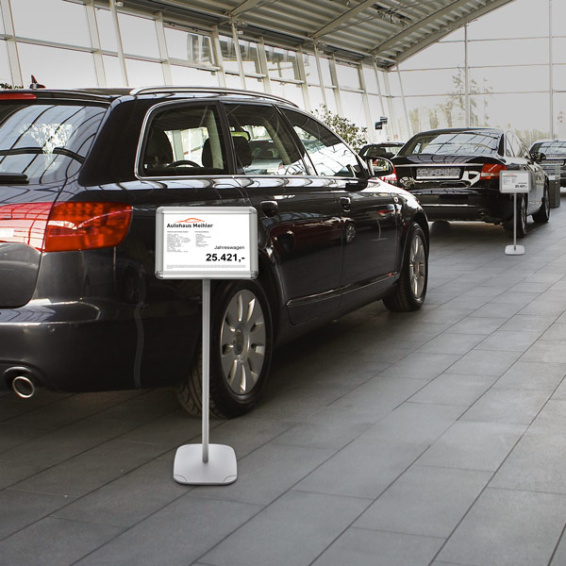 Tableau d'information A4, comme support pour les offres de prix actuelles