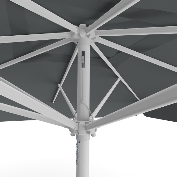 Parasol anthracite, 300 x 300 cm, détail du cordon de tirage