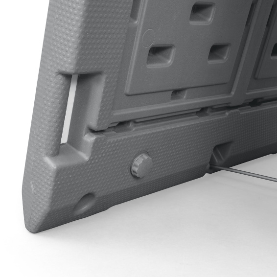 Détail: vue de l’ouverture d’entrée et de sortie et tige de stabilisation centrale