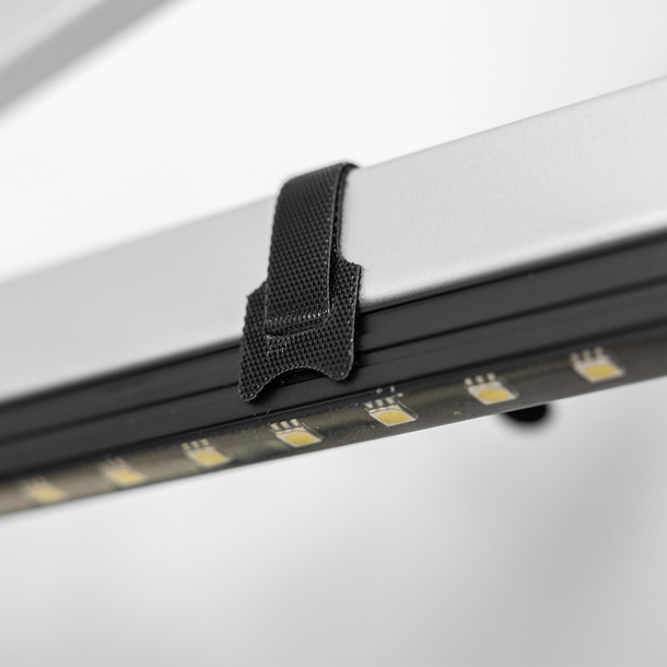 Barres LED - variante de fixation 2: bandes auto-agrippantes flexibles