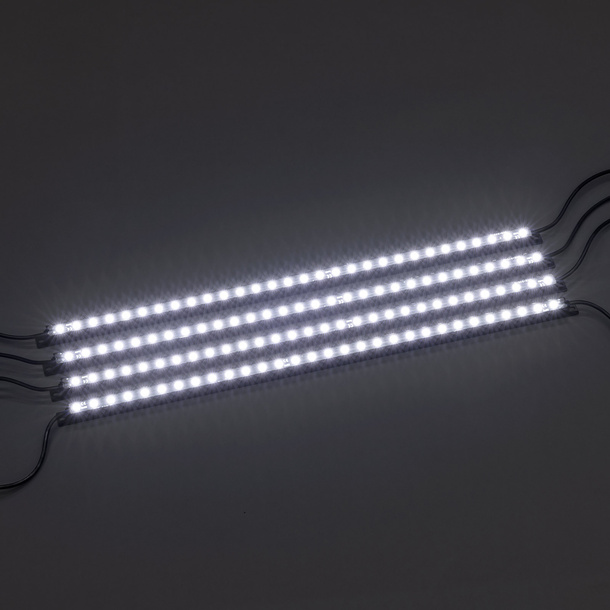 4 barres LED puissantes et positionnables de manière flexible (couleur de lumière: blanc froid)