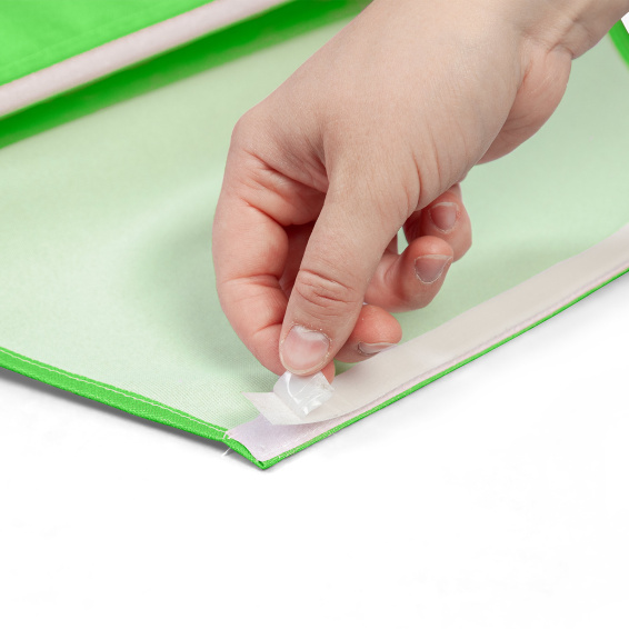 Contrepartie autocollante au dos de la bande auto-grippante