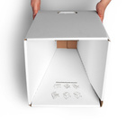 Le tabouret en carton se monte en quelques gestes seulement