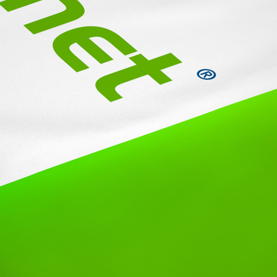 Finition : côtés cousus, bord inférieur ourlé