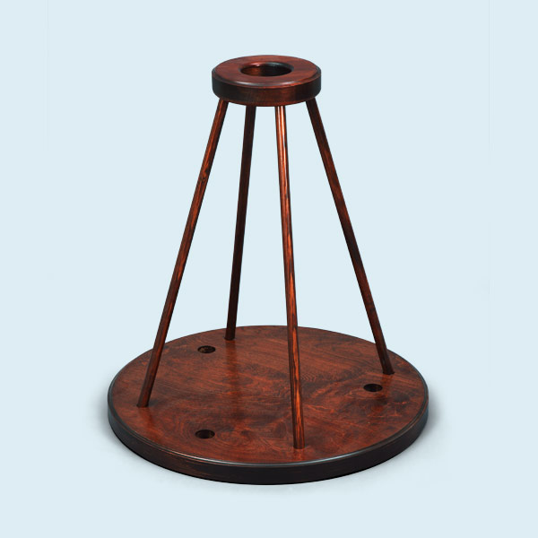 Socle porte-drapeaux triple, bois foncé