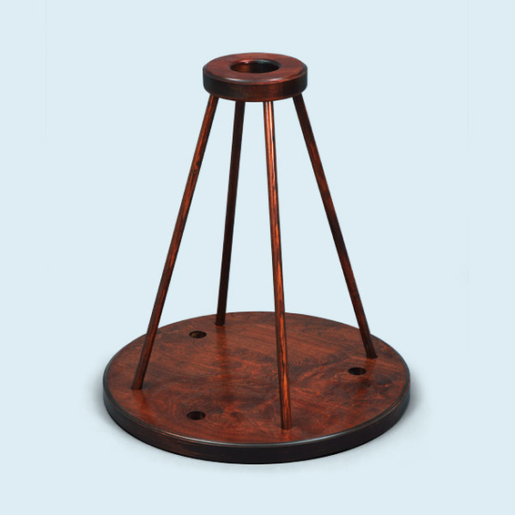 Socle porte-drapeaux triple, bois foncé