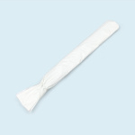 Petit parasol rangé dans sa housse de protection