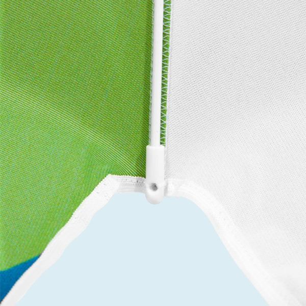 Parasol, détail de la fixation de l'embout de baleine sur la toile imprimée