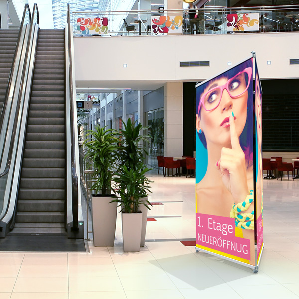 Triple affichage Select - affichage attractif dans un centre commercial