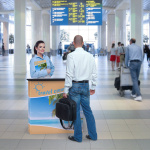 Comptoir de promotion scratch en tant que stand d'information mobile