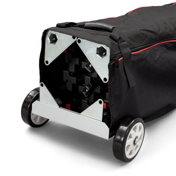 Sac à roulettes Select, détail : fond avec fixation pour tente et insert en acier