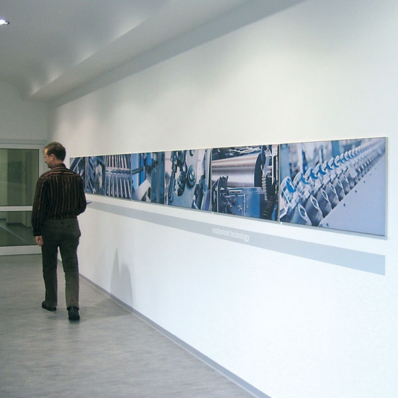 Cadres muraux Q-Frame® avec publicité d'entreprise