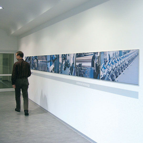 Cadres muraux Q-Frame® avec publicité d'entreprise