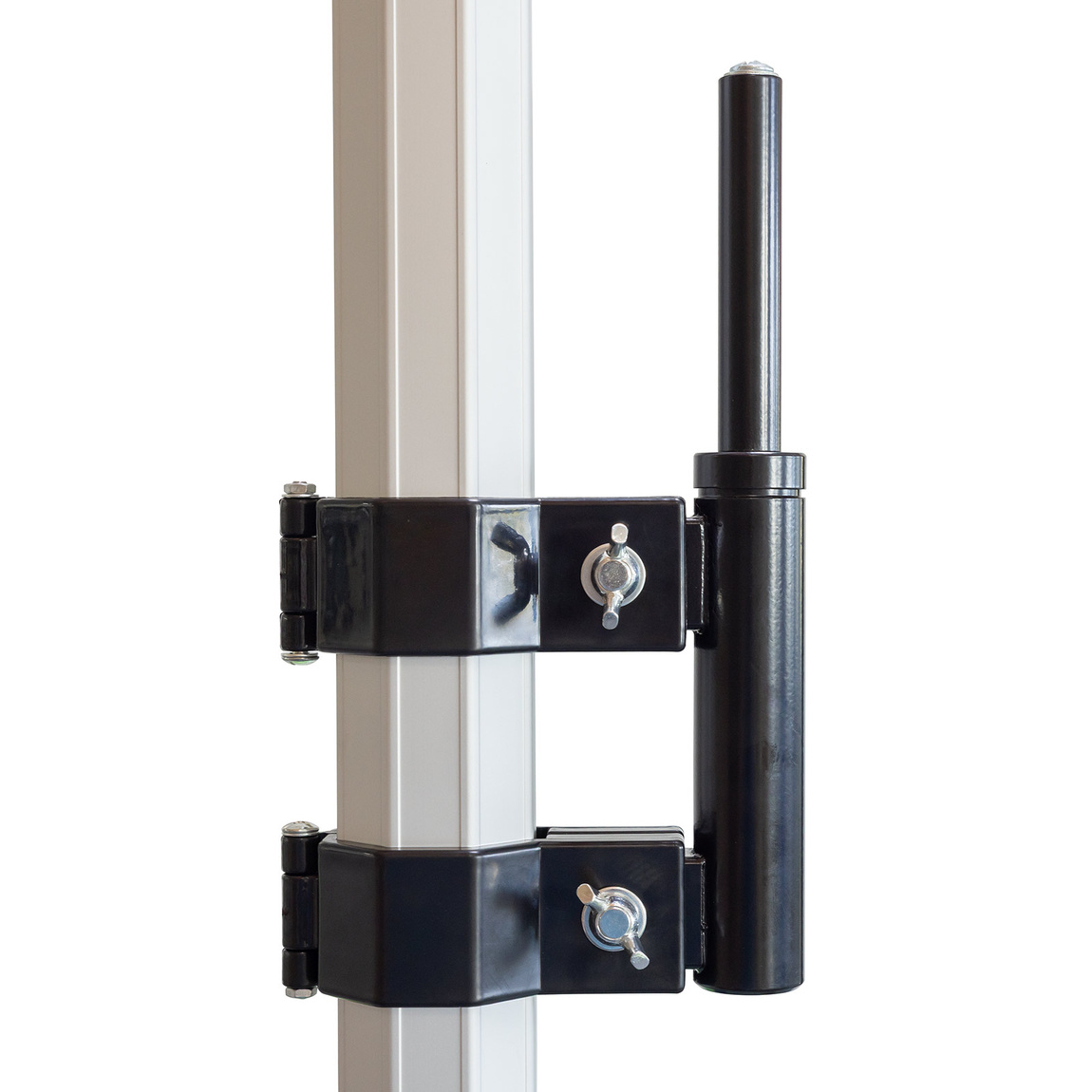 Fixation du support au poteau de la tente