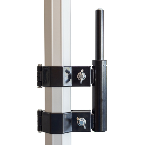 Fixation du support au poteau de la tente